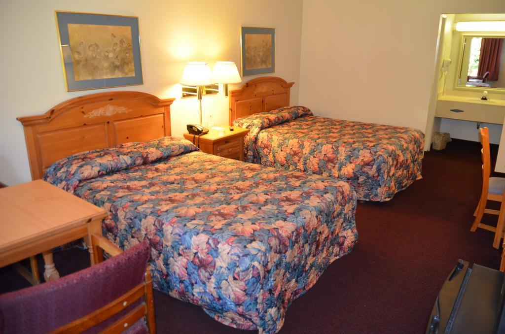 Knights Inn Memphis Airport Номер фото