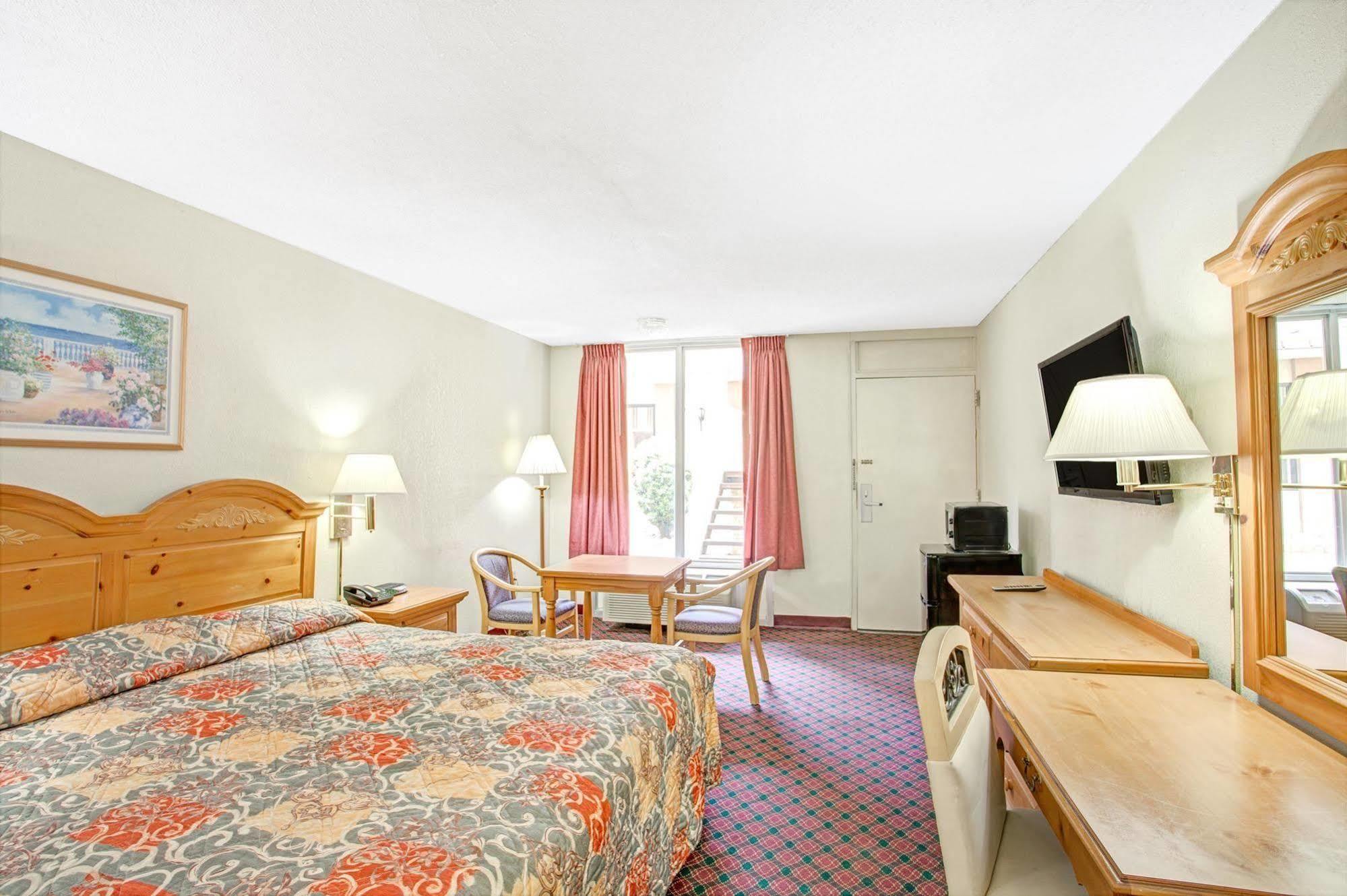 Knights Inn Memphis Airport Екстер'єр фото