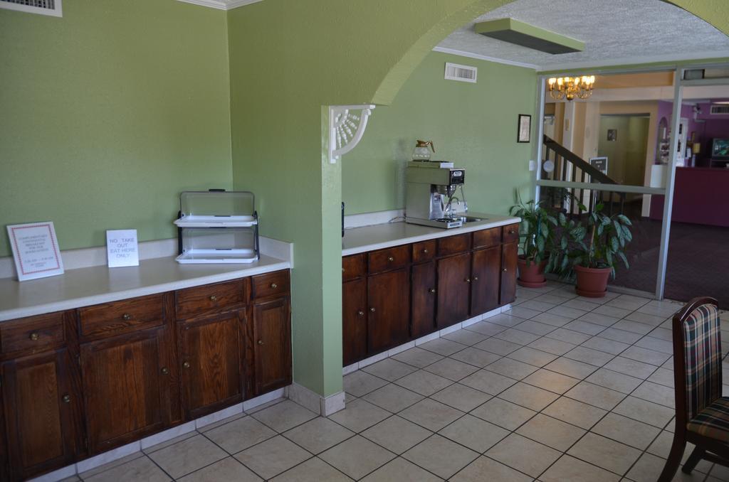 Knights Inn Memphis Airport Екстер'єр фото